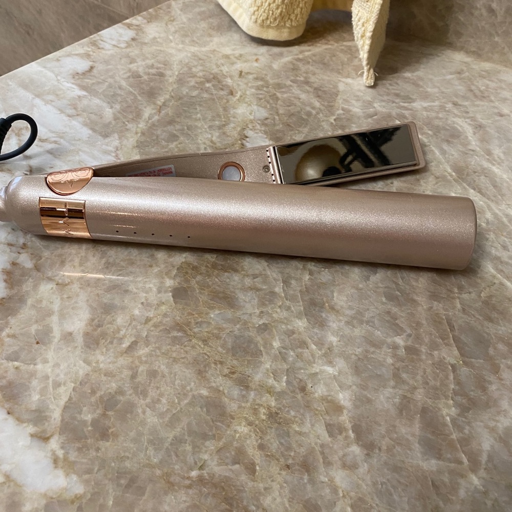 Tyme hair styling tool